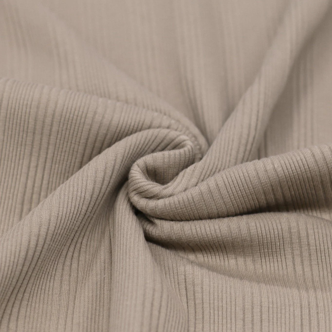 Rib Jersey mit unregelmäßigen Rippen