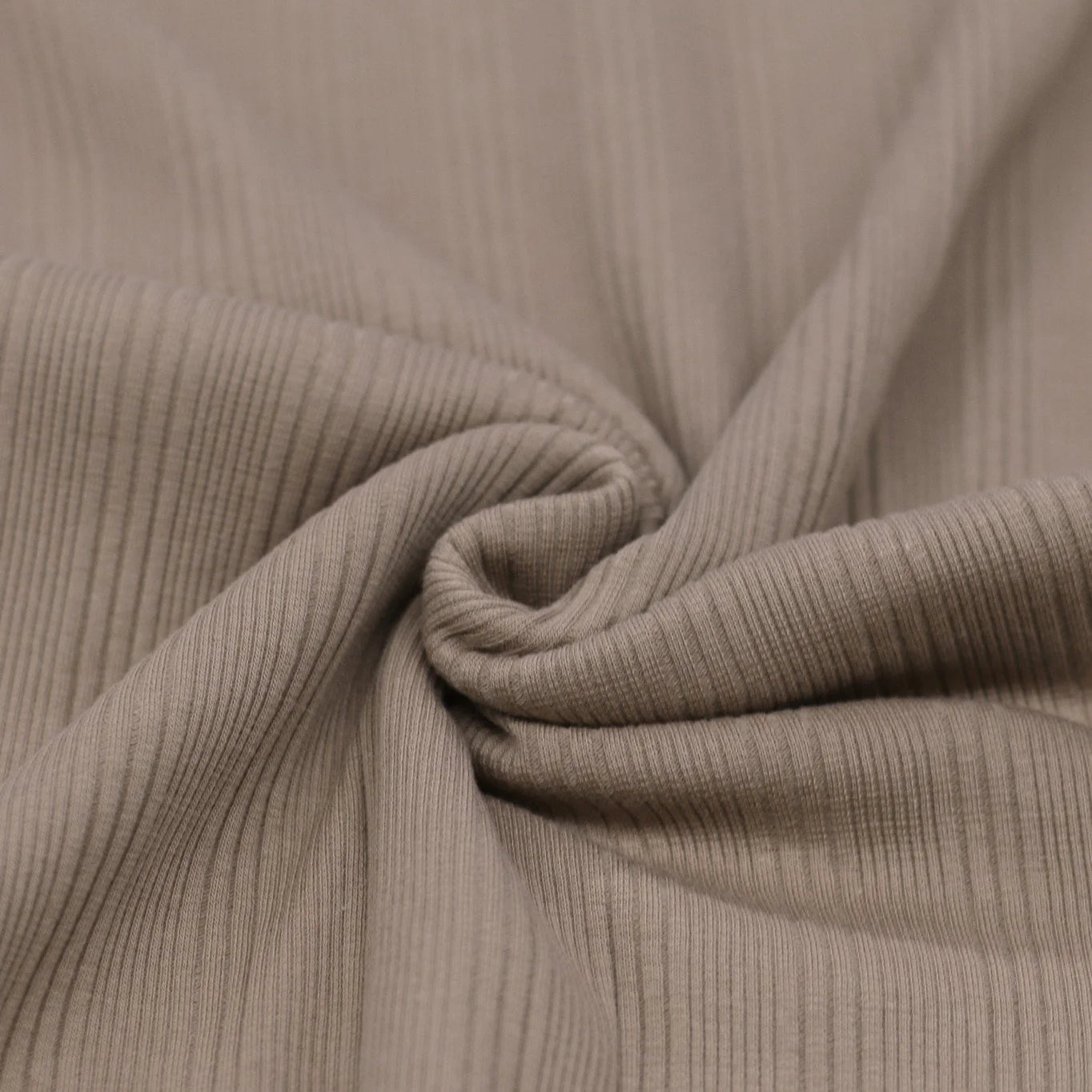 Rib Jersey mit unregelmäßigen Rippen