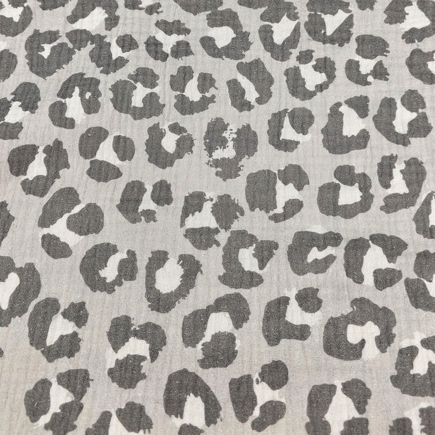 Musselin Leo Print greige von Family Fabrics - elli&else