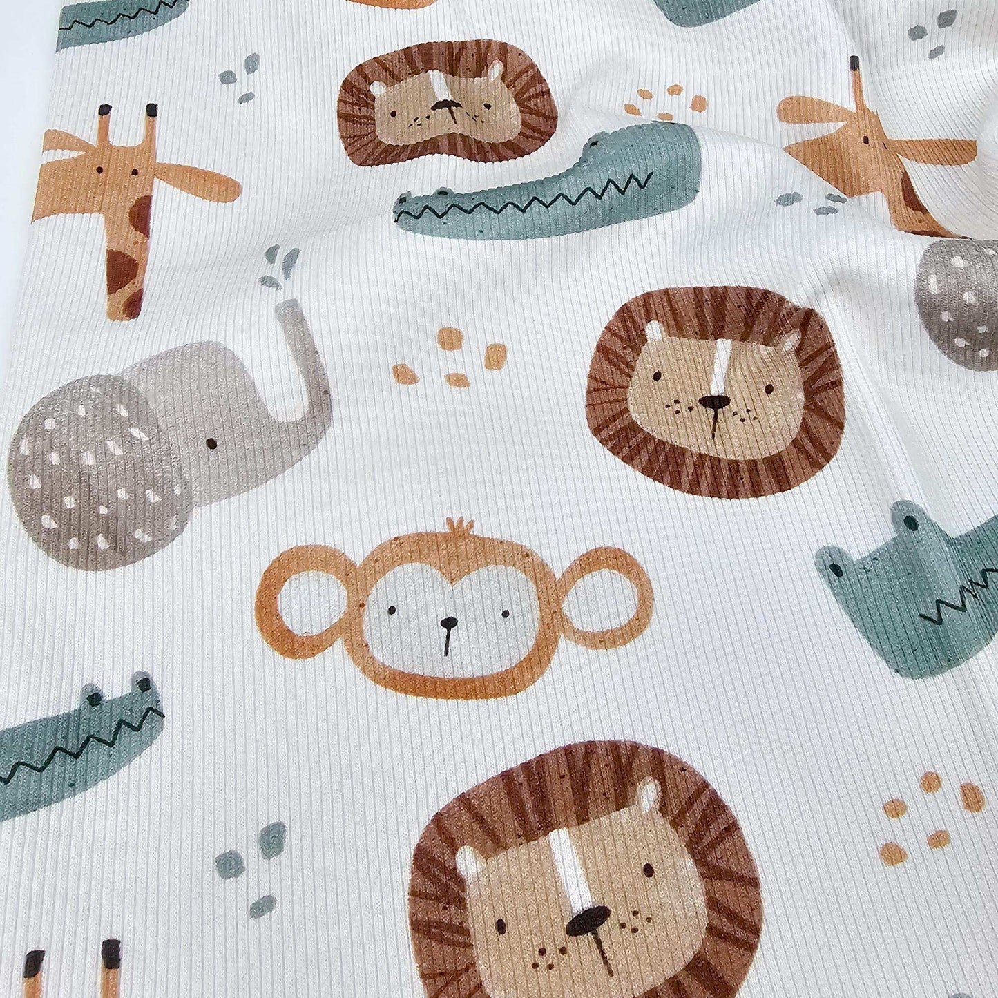 Rib Jersey Afrika: Löwe Elefant Giraffe Krokodil - Stoff bei elli&else