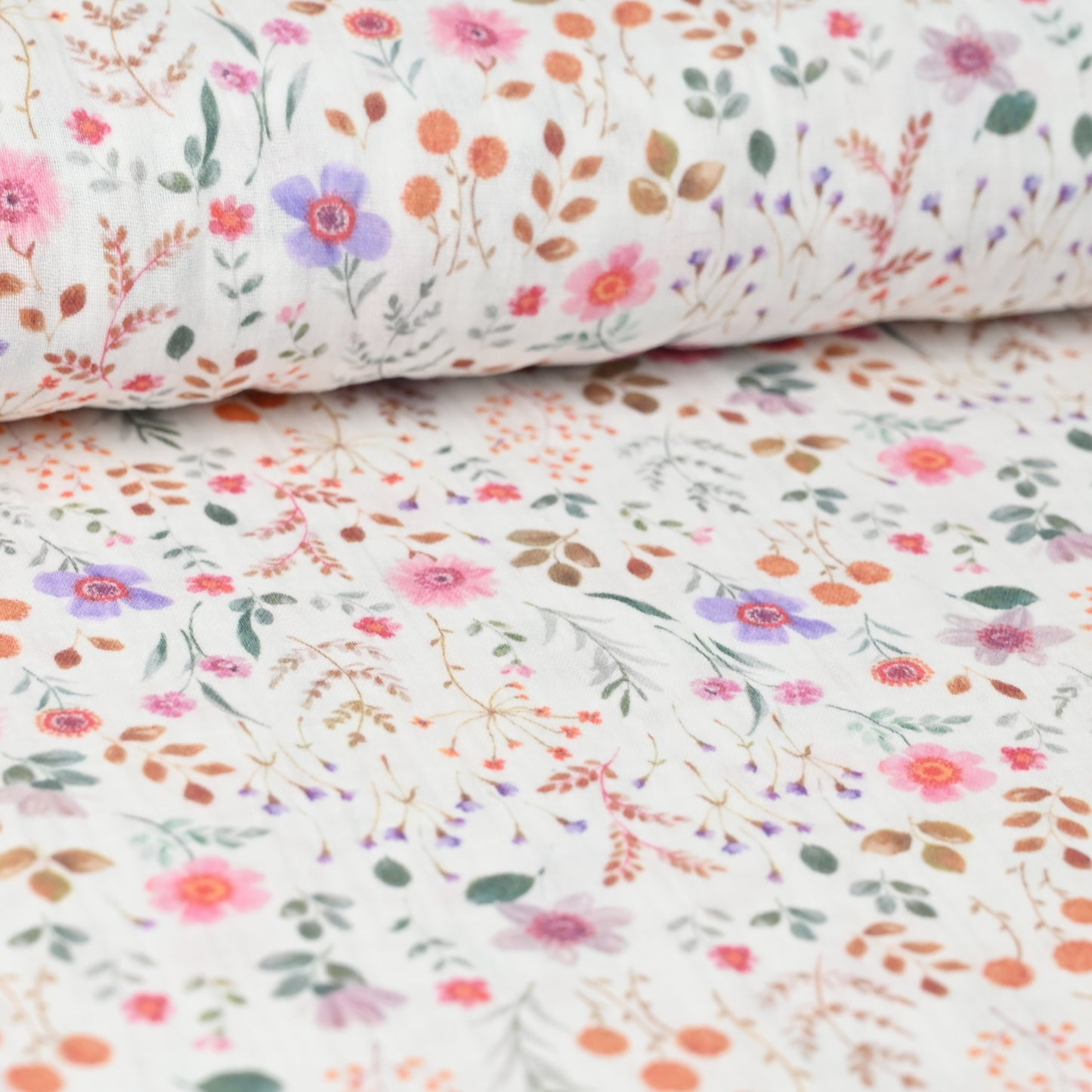 Musselin kleine bunte Blumen