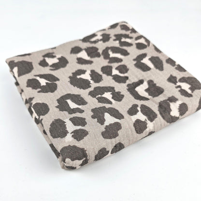 Musselin Leo Print greige von Family Fabrics - elli&else