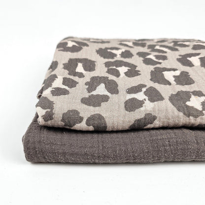 Musselin Leo Print greige von Family Fabrics - elli&else