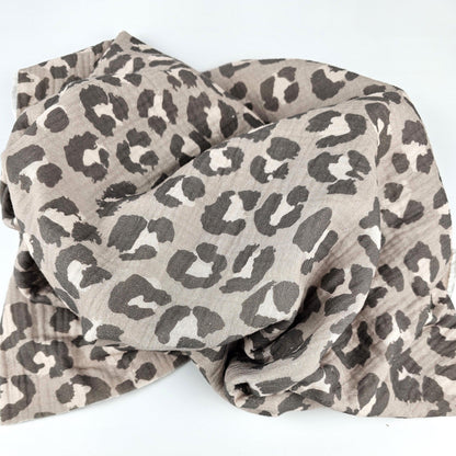 Musselin Leo Print greige von Family Fabrics - elli&else