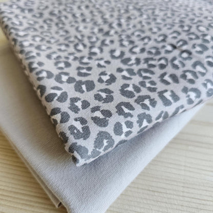 Jersey Leo greige von Family Fabrics - elli&else