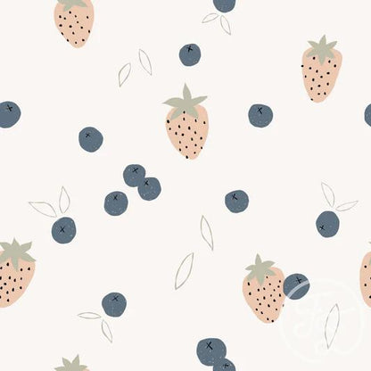 Musselin Erdbeeren und Blaubeeren