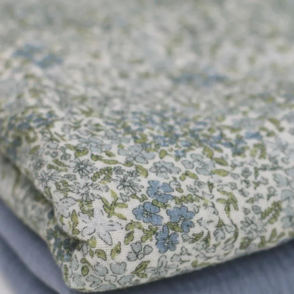 Musselin Blumen Blütenmix blau Meterware - elli&else