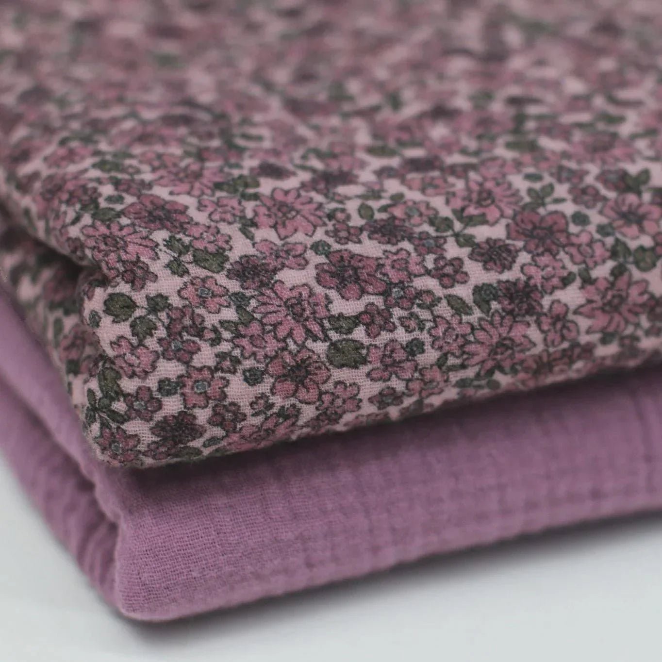 Musselin Blumen mauve Meterware - elli&else