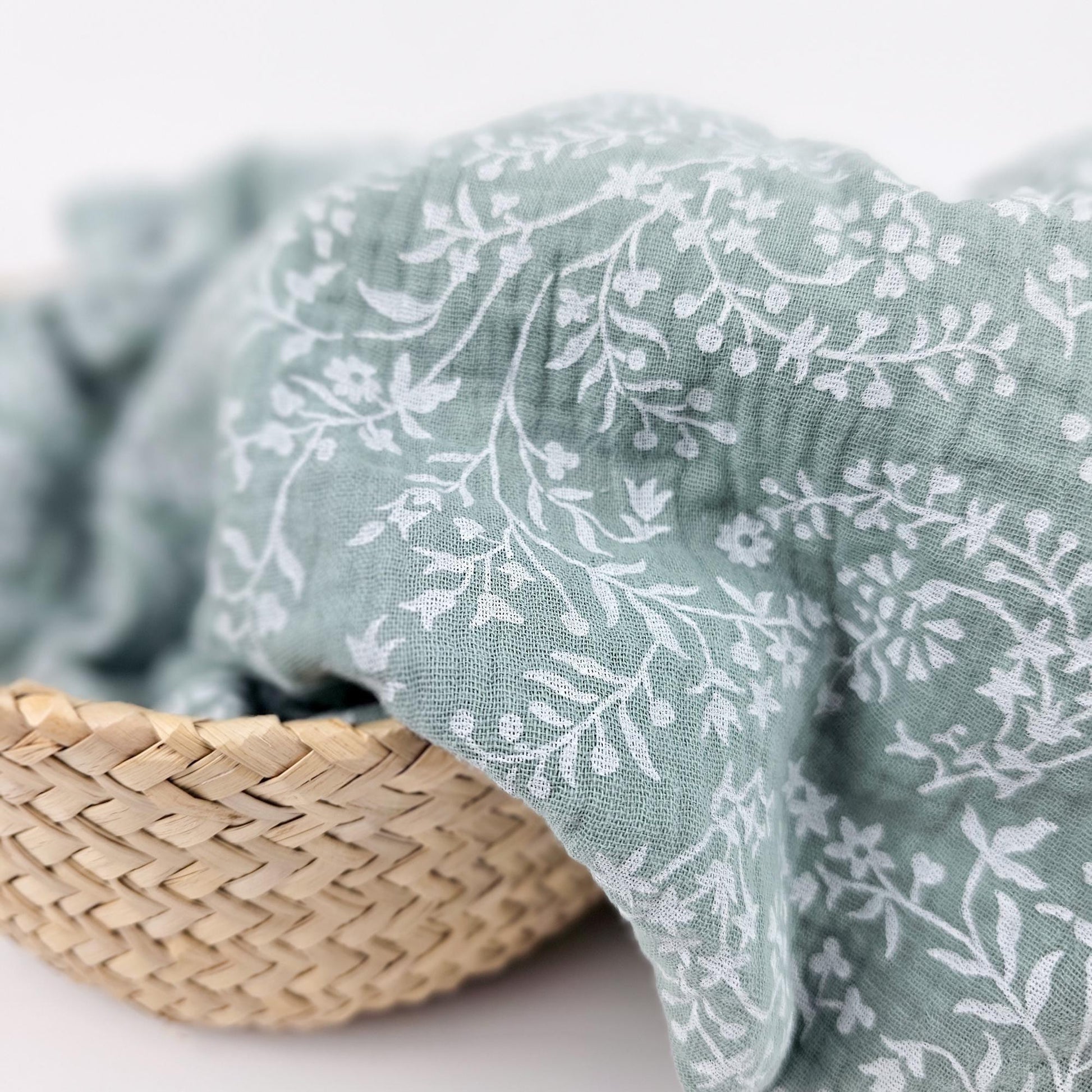 Musselin Blumenprint salbei Meterware - elli&else