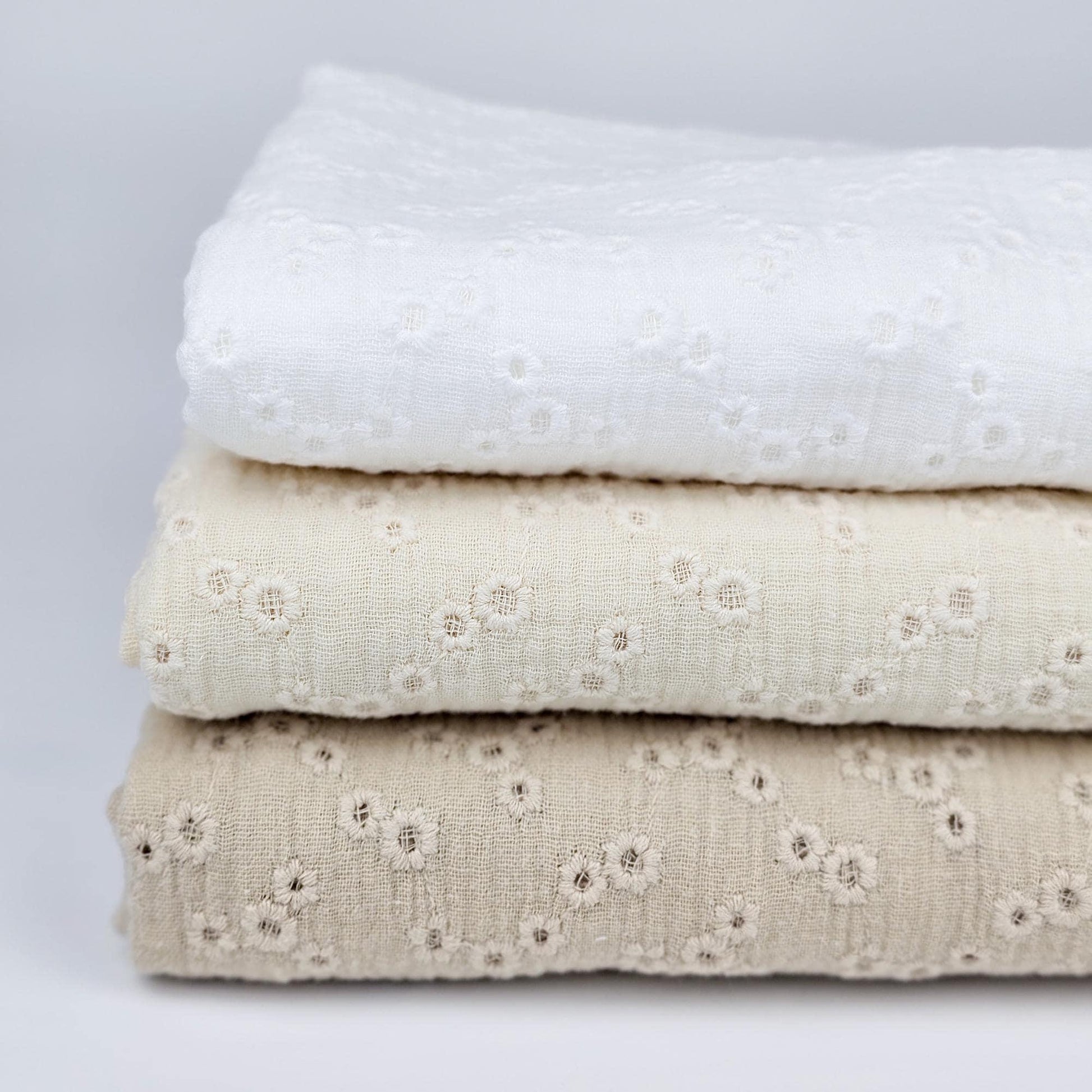 Musselin Embroidery Millefleurs natural Meterware - elli&else