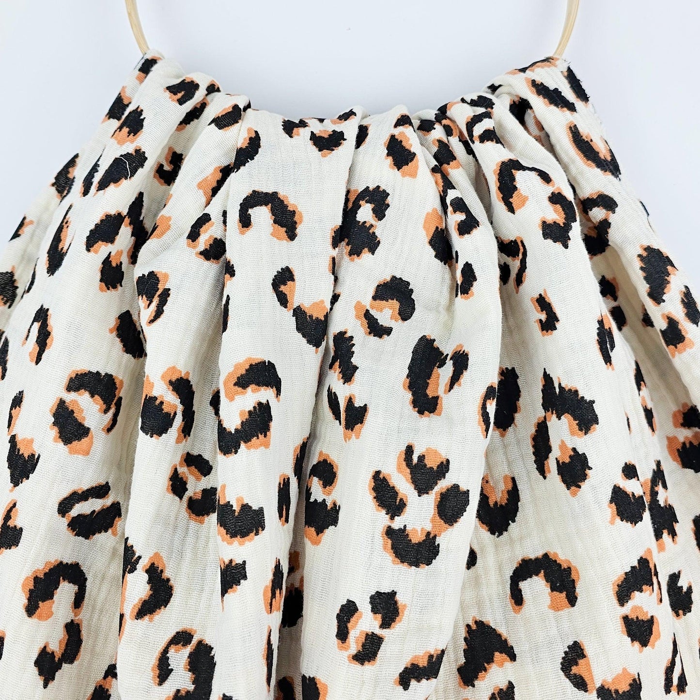 Musselin Leo Print karamell - schwarz Meterware - elli&else