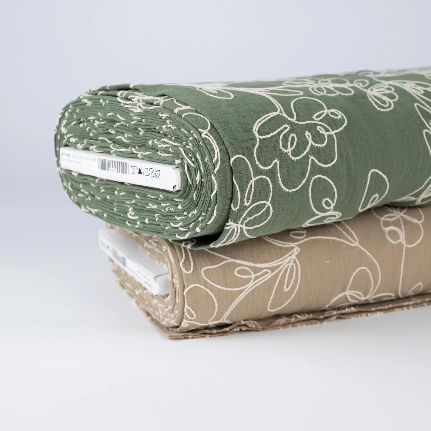 Musselin mit Blumenstickerei - Stoff bei elli&else