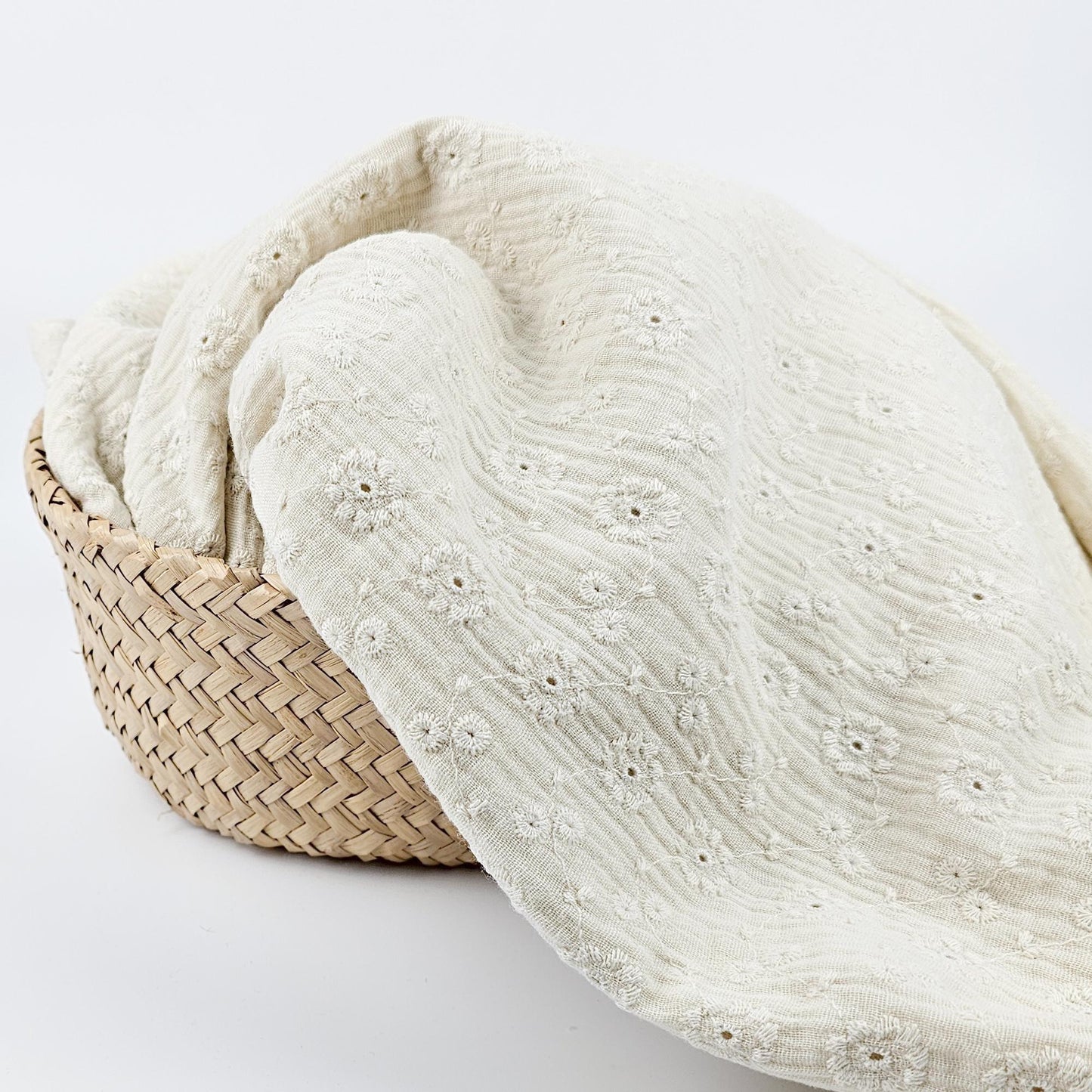 Musselin naturweiß mit Blumenstickerei Meterware - elli&else