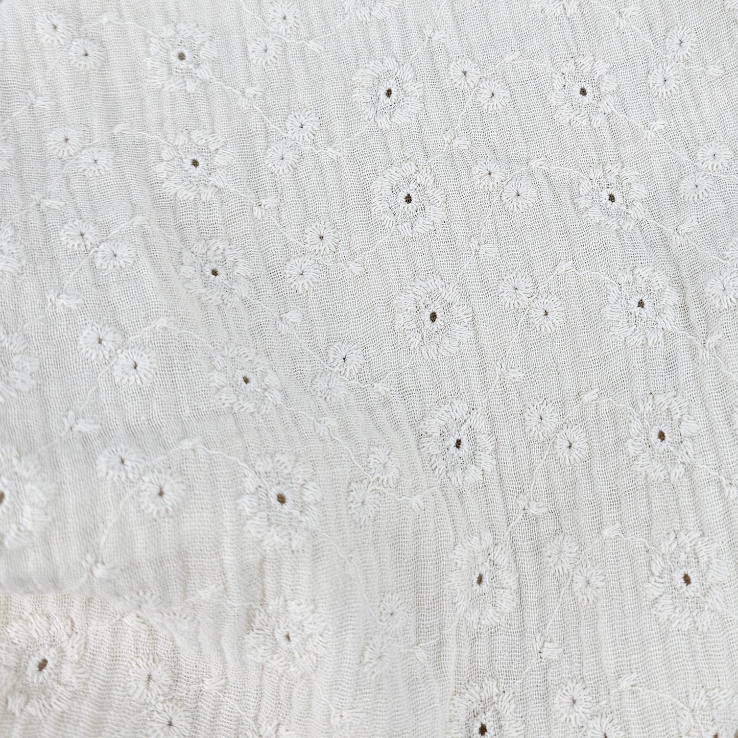 Musselin naturweiß mit Blumenstickerei Meterware - elli&else