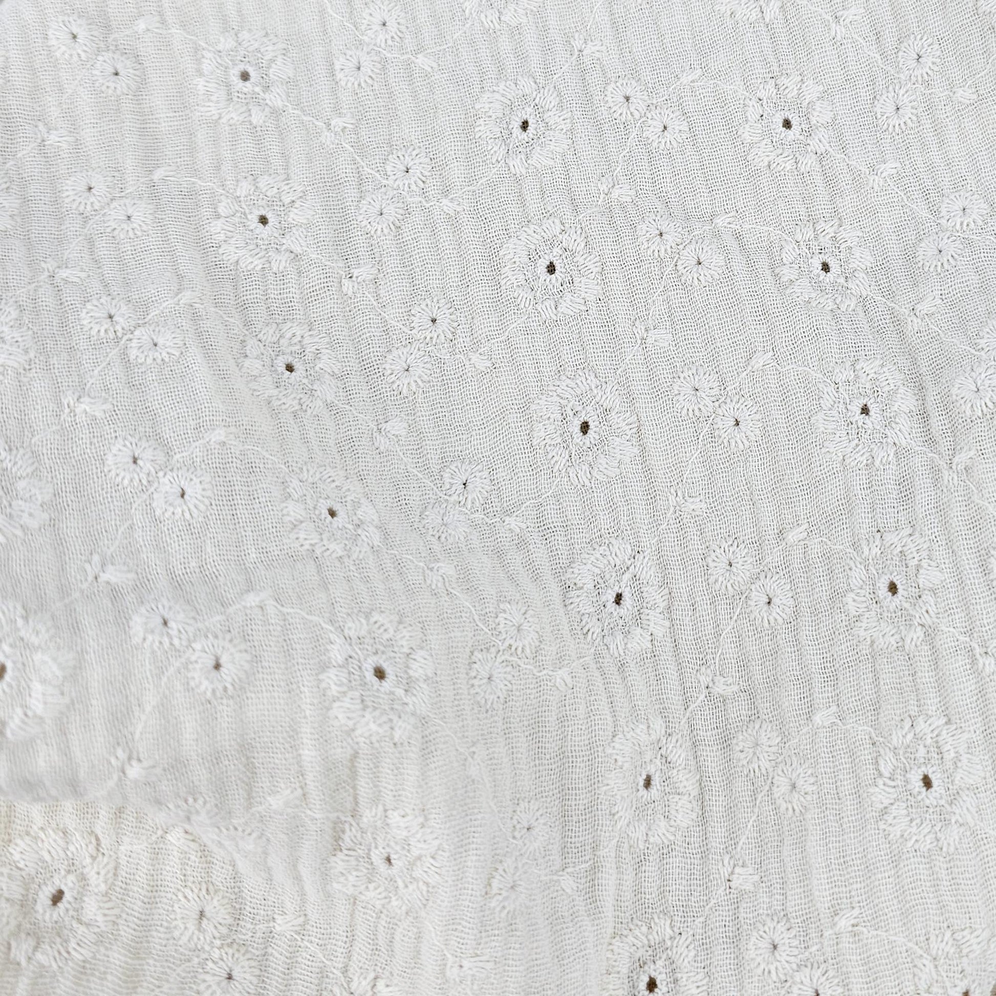 Musselin naturweiß mit Blumenstickerei Meterware - elli&else