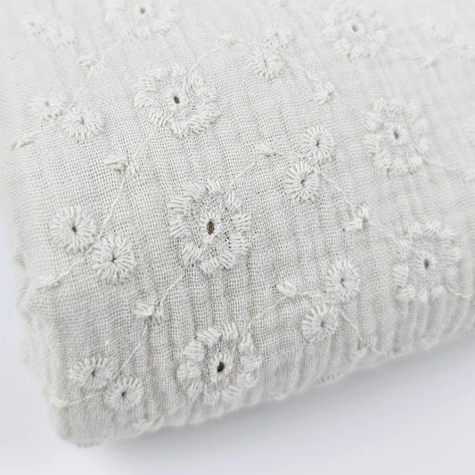 Musselin naturweiß mit Blumenstickerei Meterware - elli&else