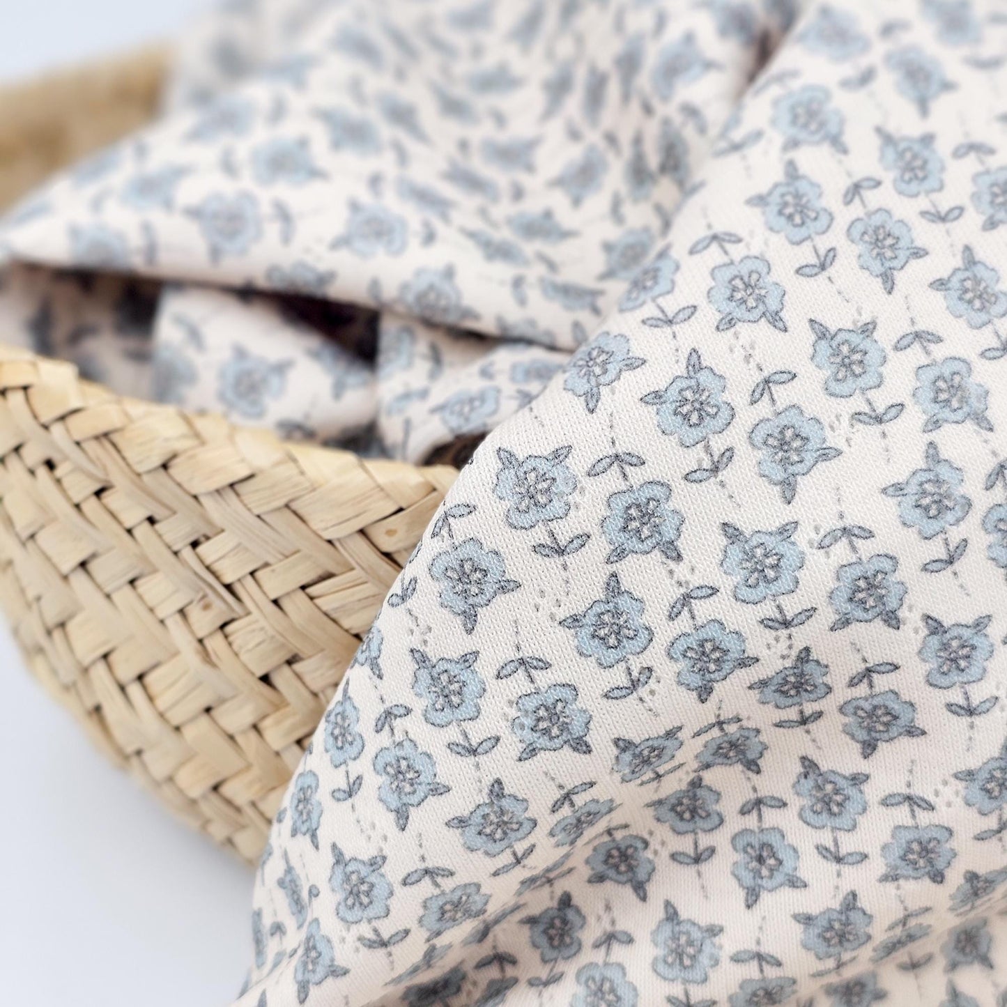 Pointoille Jersey Blue Blossom Meterware - elli&else