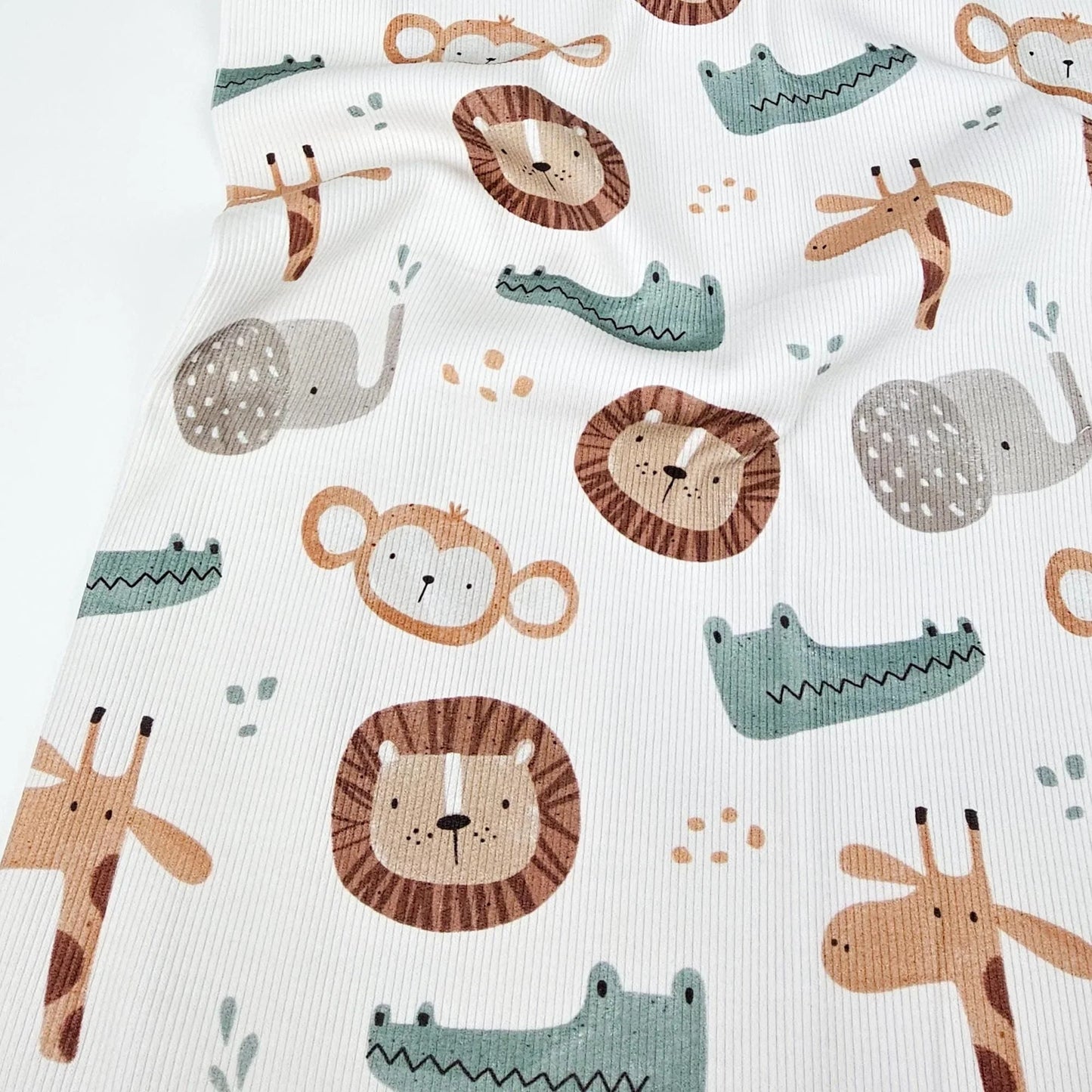 Rib Jersey Afrika: Löwe Elefant Giraffe Krokodil Meterware - elli&else