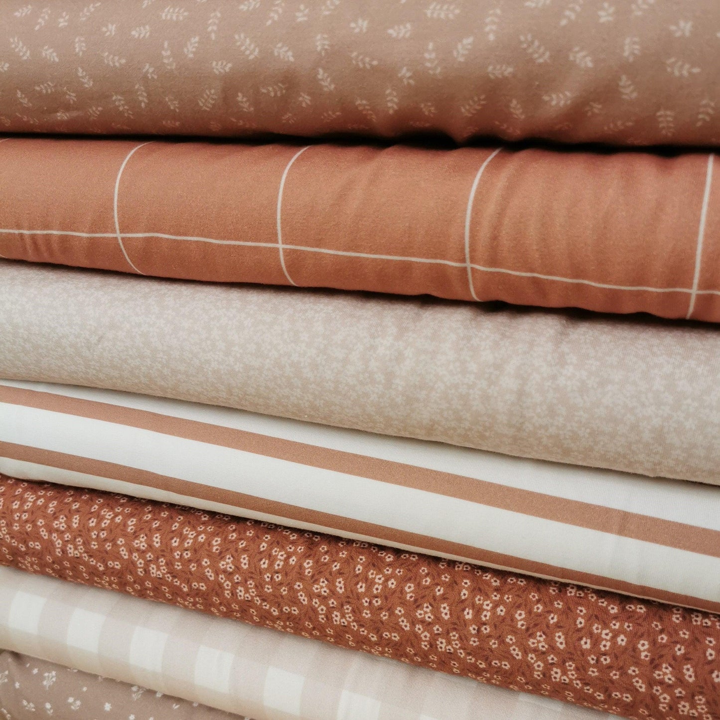 Jersey petit fleur pecannuss braun von Family Fabrics - elli&else