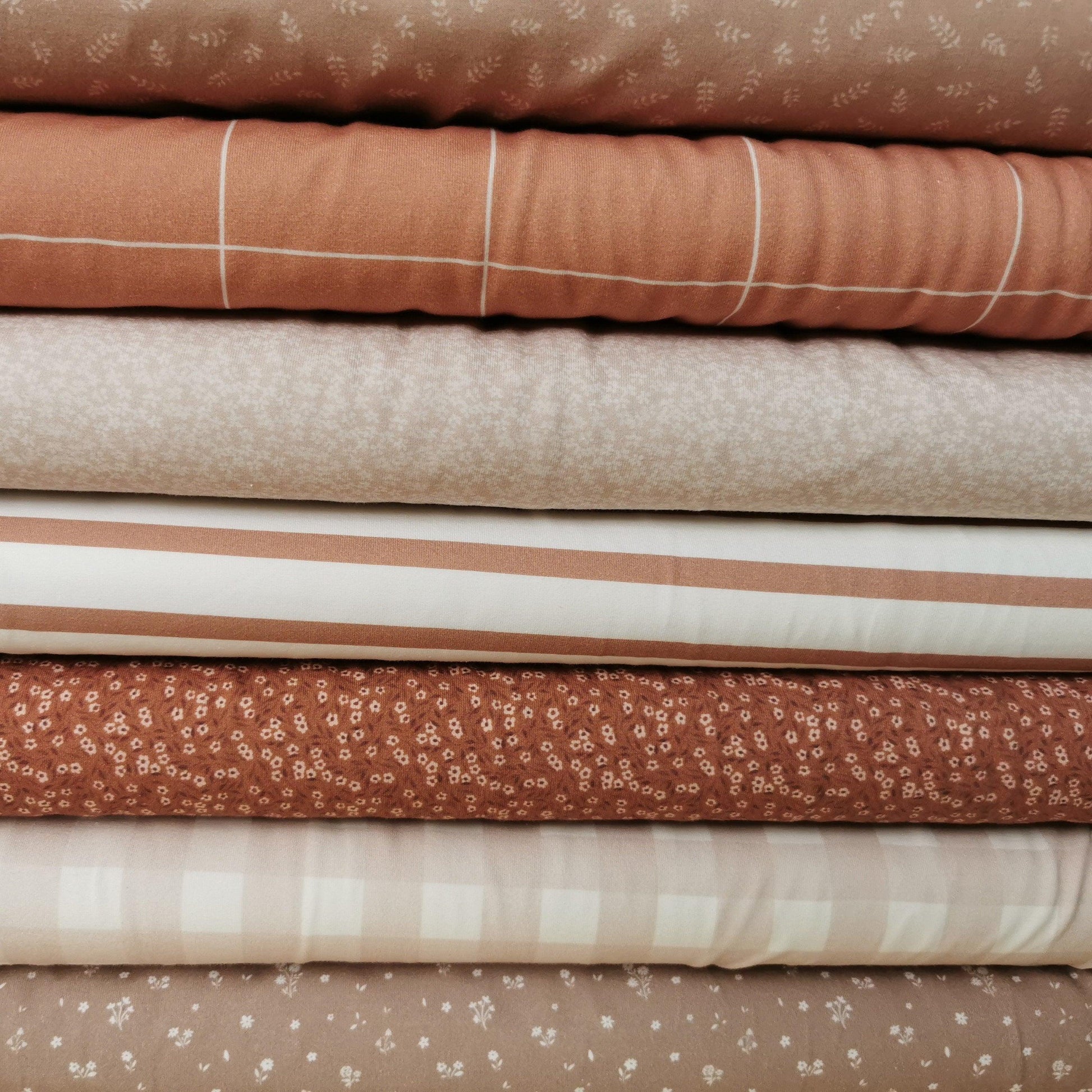 Jersey petit fleur pecannuss braun von Family Fabrics - elli&else